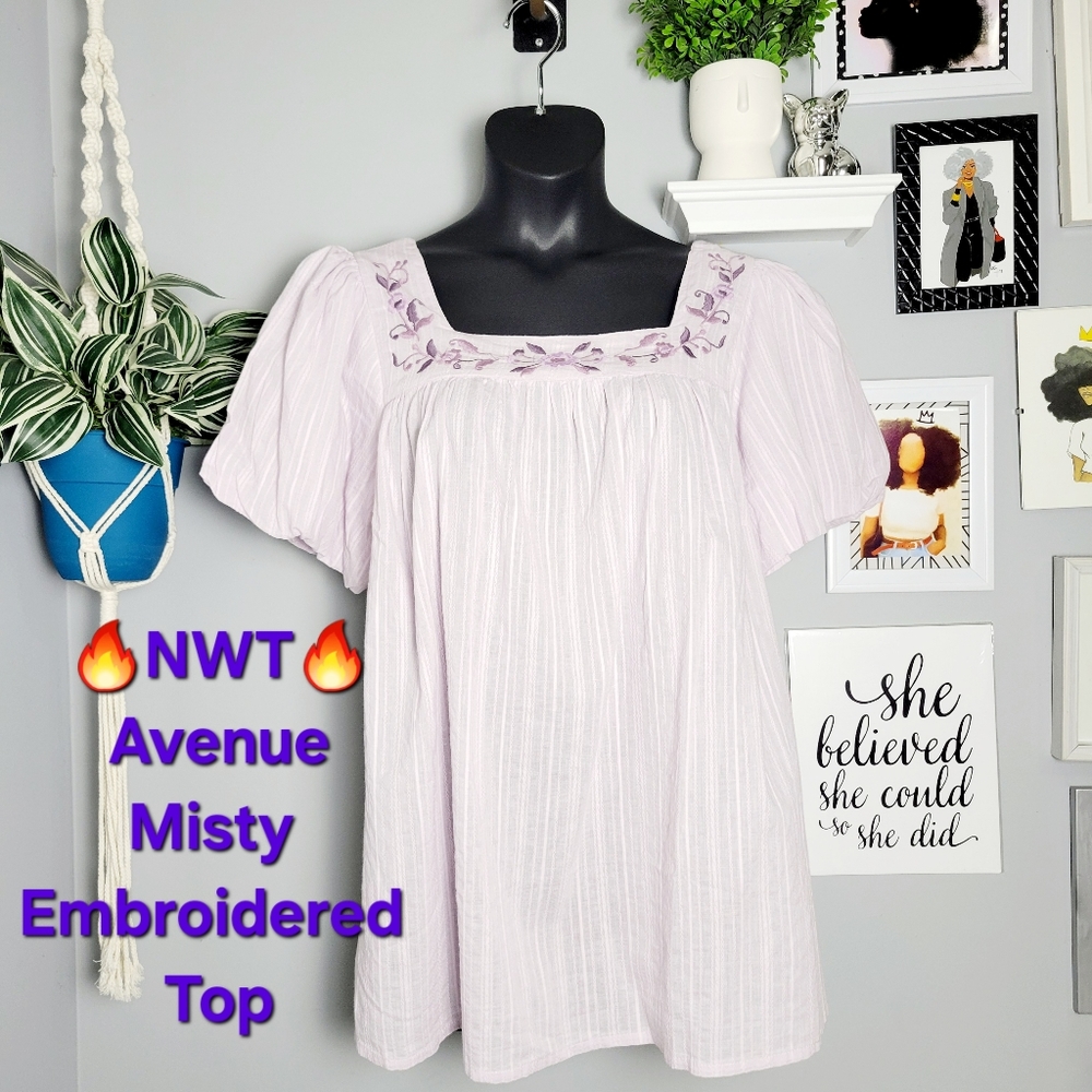 🔥NWT Avenue Misty Embroidered Top
